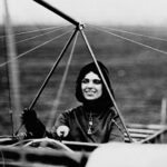 Harriet Quimby - Première femme à obtenir une licence de pilote aux États-Unis.