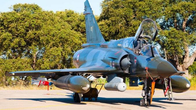 Départ des premiers Mirage 2000D du Tchad