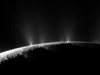 Enceladus: une énigme autour de la mystérieuse tache sombre