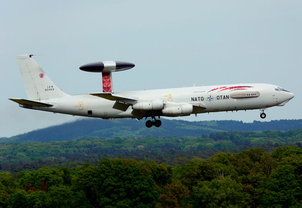 Les avions AWACS de l'OTAN renforcent la surveillance aérienne en Roumanie