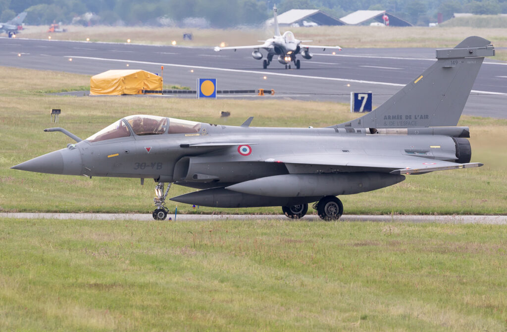 Découvrez les bases militaires aériennes françaises et leurs rôles