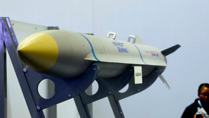 La Pologne achète plus de 200 missiles AGM-88G AARGM-ER